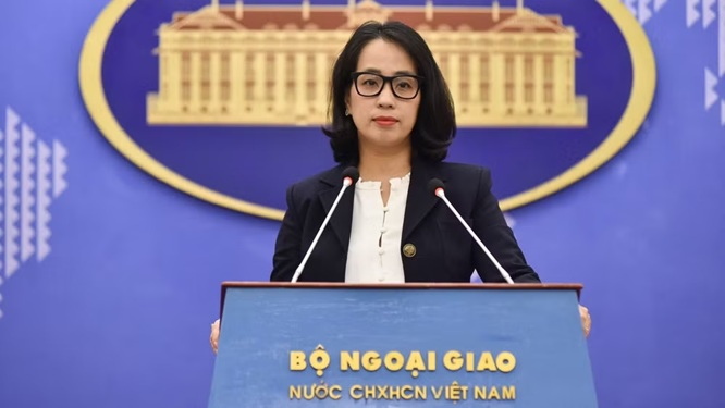 48 thuyền viên tàu Khôi Nguyên 18 đã trở về đất liền an toàn và đoàn tụ với gia đình